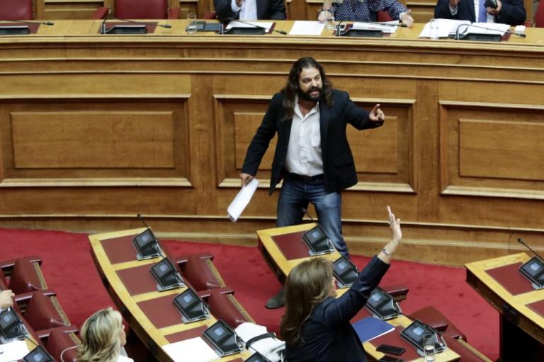 Πραξικόπημα ζήτησε ο βουλευτής της Χρυσής Αυγής Κ. Μπαρμπαρούσης