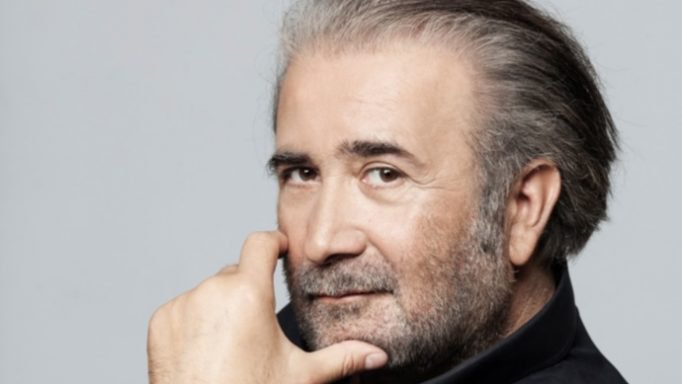 Λάκης Λαζόπουλος: «Από την αρχή το είπα ότι τελειώνουν οι Μήτσοι! Δεν θα τους ξαναδούμε ποτέ…»