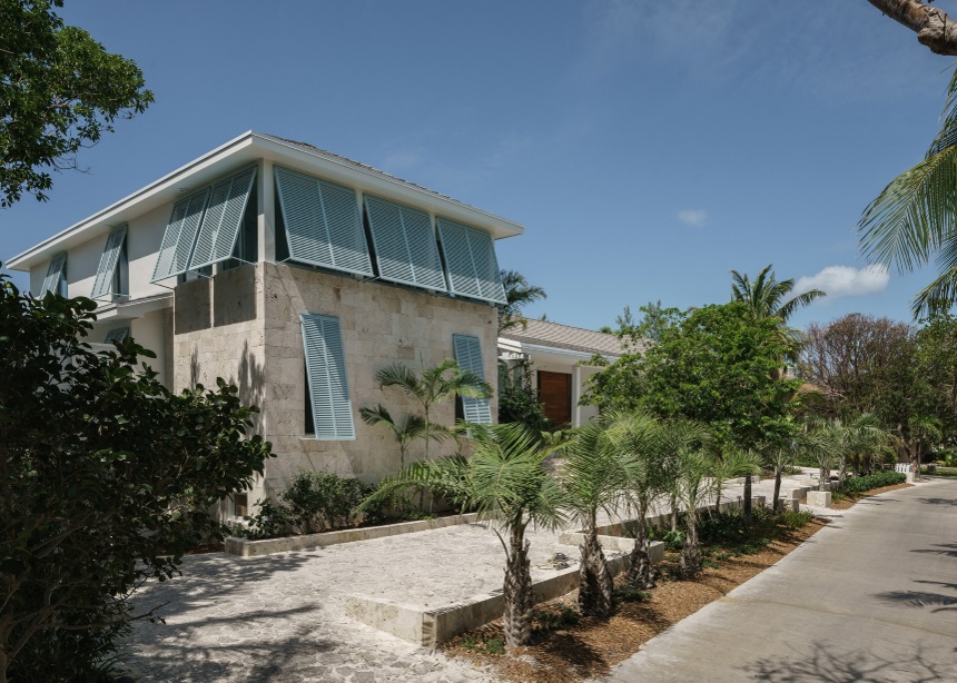 Out of the Blue: Αυτή η κατοικία στις Μπαχάμες “απογειώνει” τη νησιωτική αισθητική