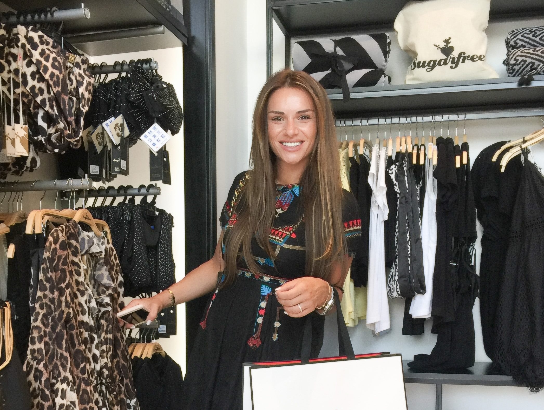 Oι celebrities υποδέχθηκαν το καλοκαίρι με shopping! Φωτογραφίες | tlife.gr Oι celebrities υποδέχθηκαν το καλοκαίρι με shopping! Φωτογραφίες | tlife.gr
