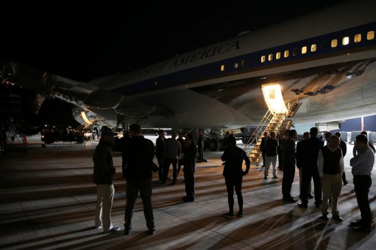 Στην Κρήτη ο Ντόναλντ Τραμπ! «Αστακός» η Σούδα για το Air Force One! [vids, pics]