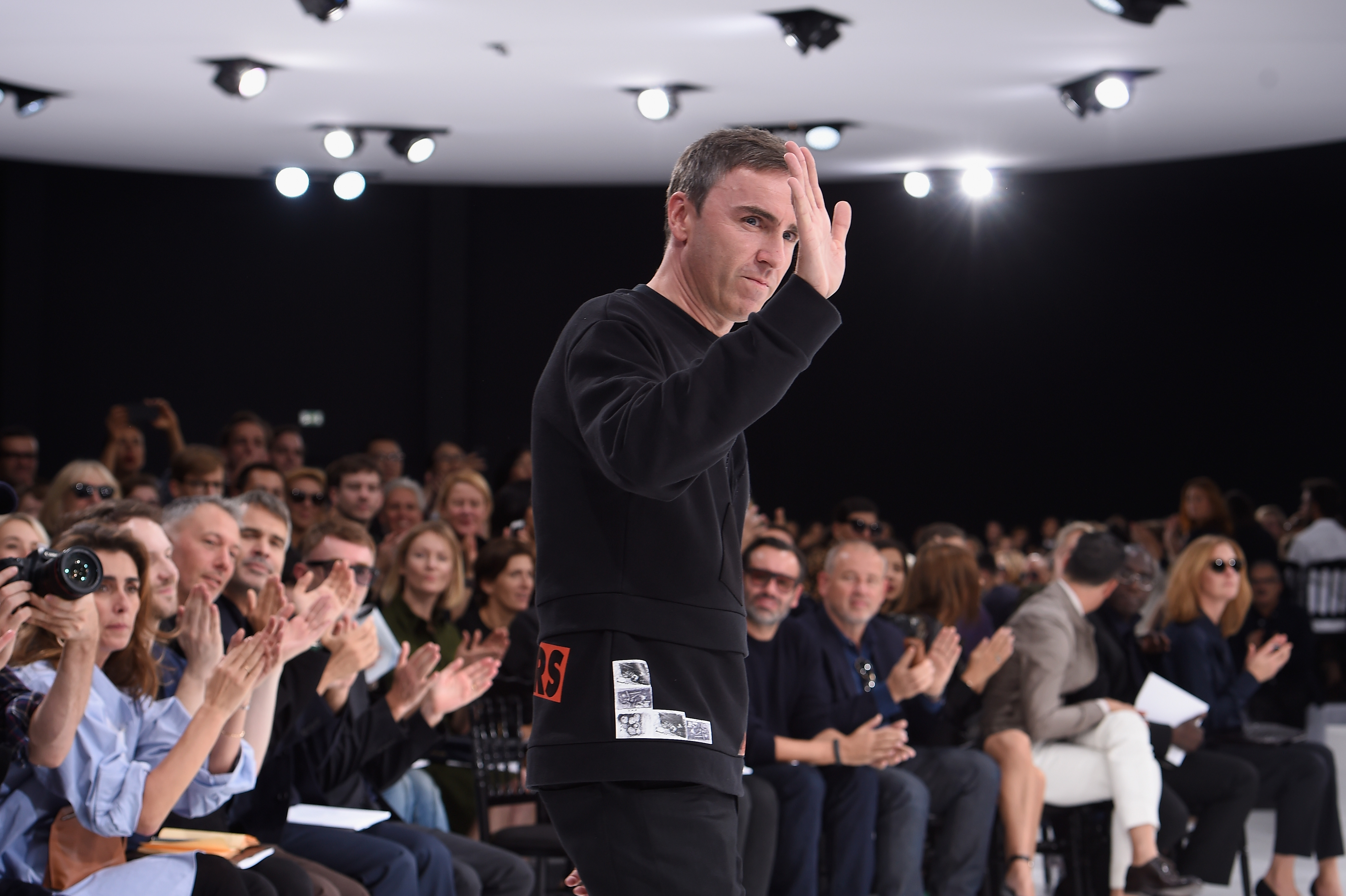 Ο Raf Simons λανσάρει το πρώτο του άρωμα για τον οίκο Calvin Klein!