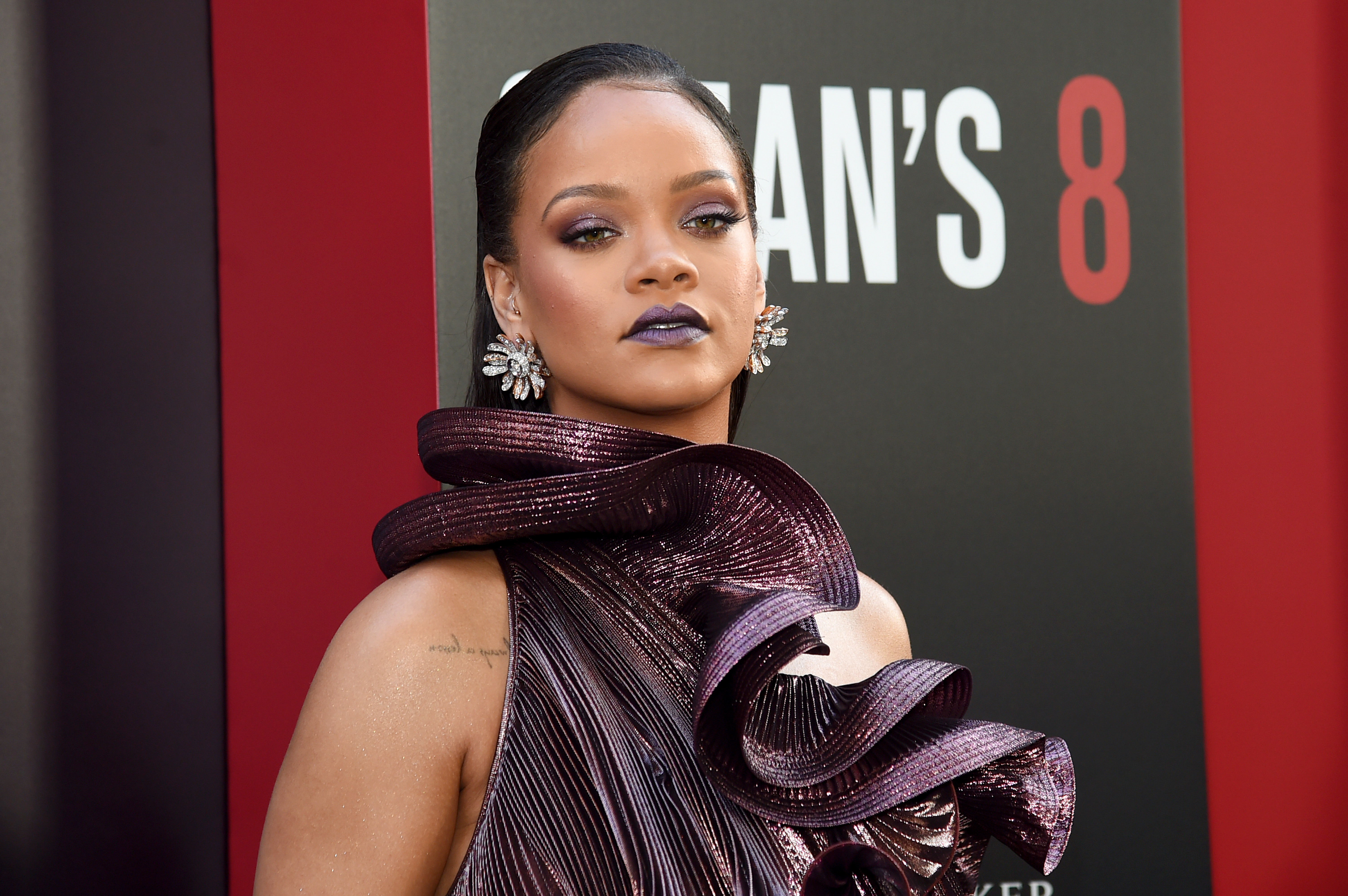 Πώς η Rihanna φτιάχνει τα φρύδια της με… σαπούνι! Yeap!