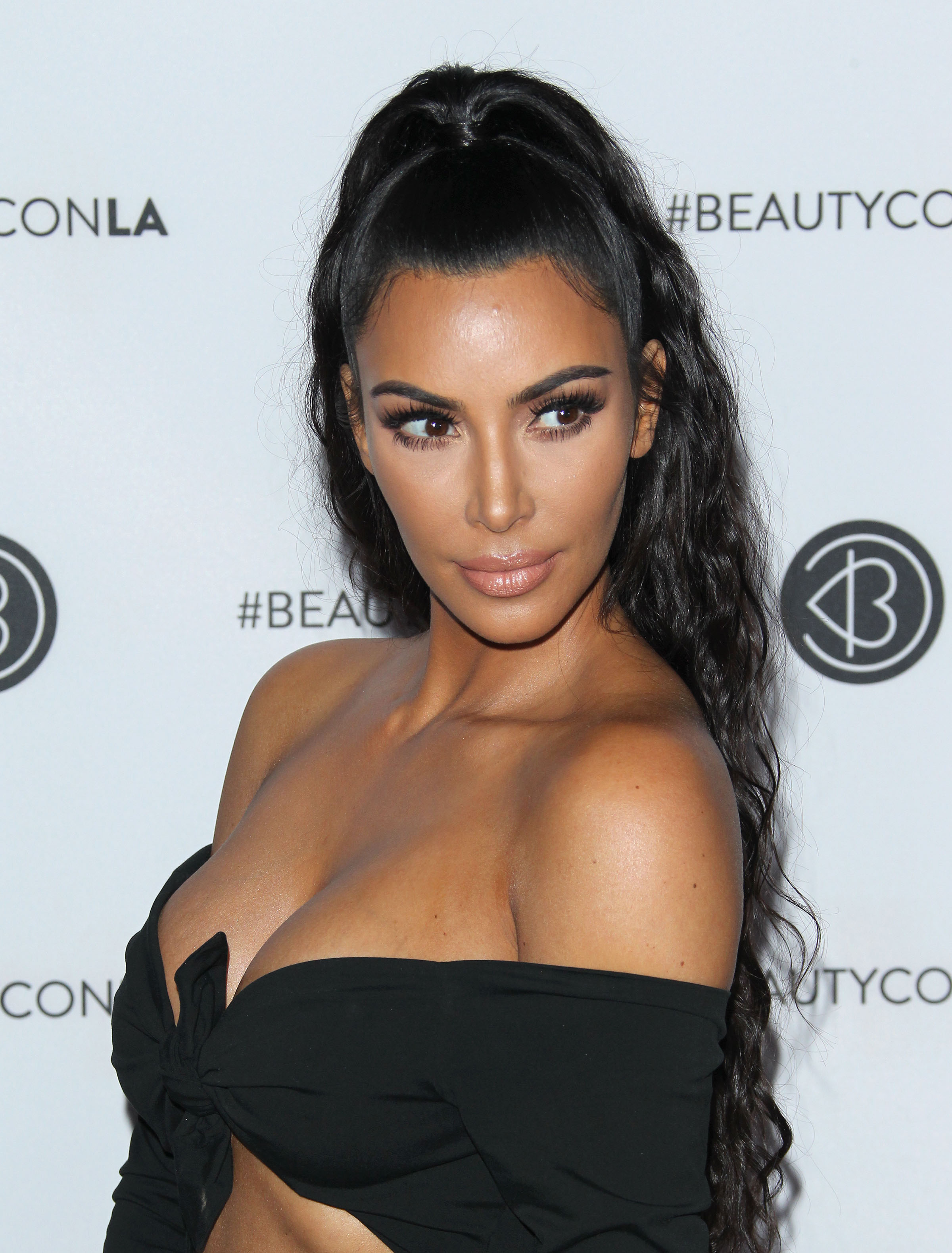 Makeup inspo: θέλουμε αυτό το μακιγιάζ της Kim Kardashian!