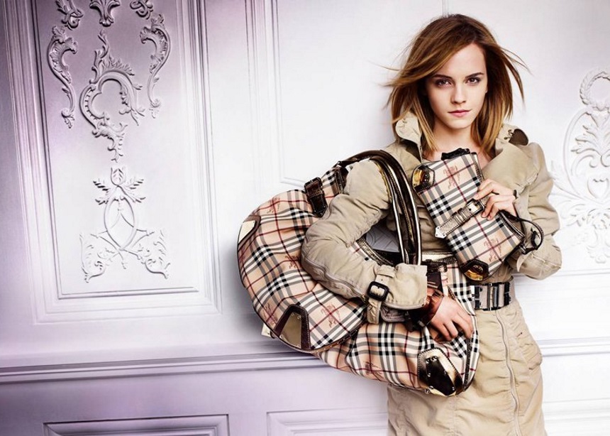 Γιατί ο οίκος Burberry έκαψε ρούχα και τσάντες αξίας 28,6 εκατομμυρίων λιρών;