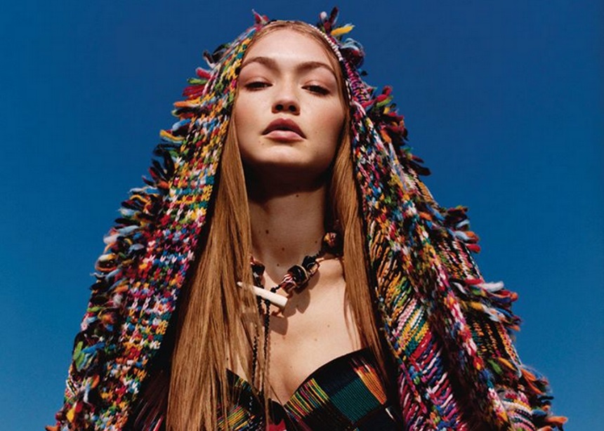 Η Gigi Hadid ποζάρει για τον οίκο Missoni με τα πιο stylish πολύχρωμα πλεκτά