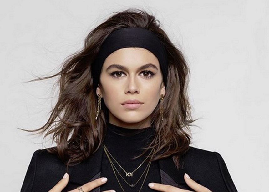 Η Kaia Gerber συνεργάζεται ξανά με τον Karl Lagerfeld για τη νέα συλλογή του