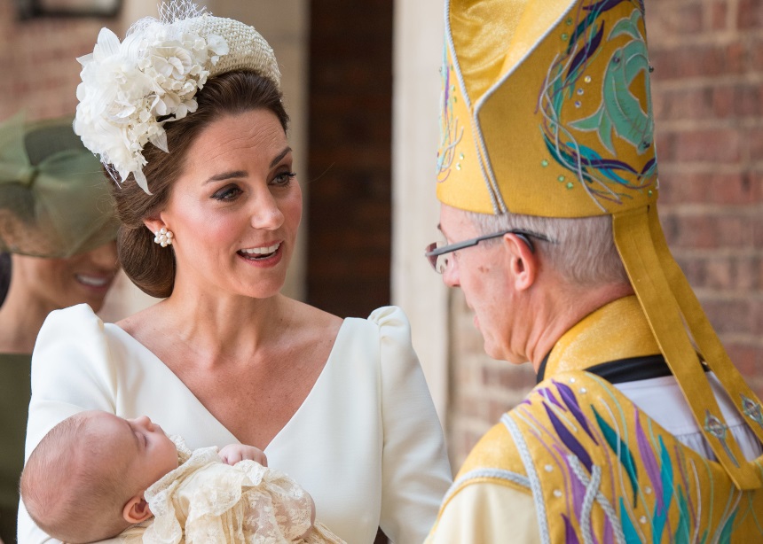 Τι κοινό έχουν οι εμφανίσεις της Kate Middleton στα βαφτίσια των παιδιών της;