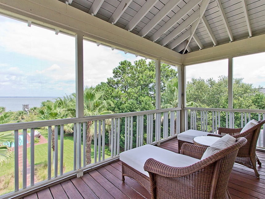 Sandra Bullock Καλοκαιρινές διακοπές στο πολυτελές “airbnb” της