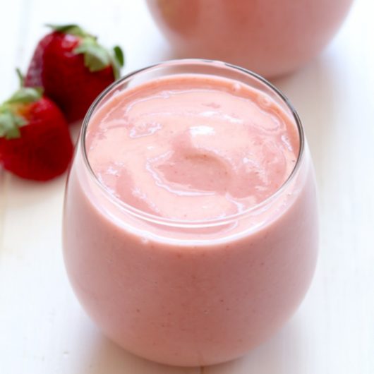 Smoothie βανίλιας με φράουλες | tlife.gr Smoothie βανίλιας με φράουλες | tlife.gr