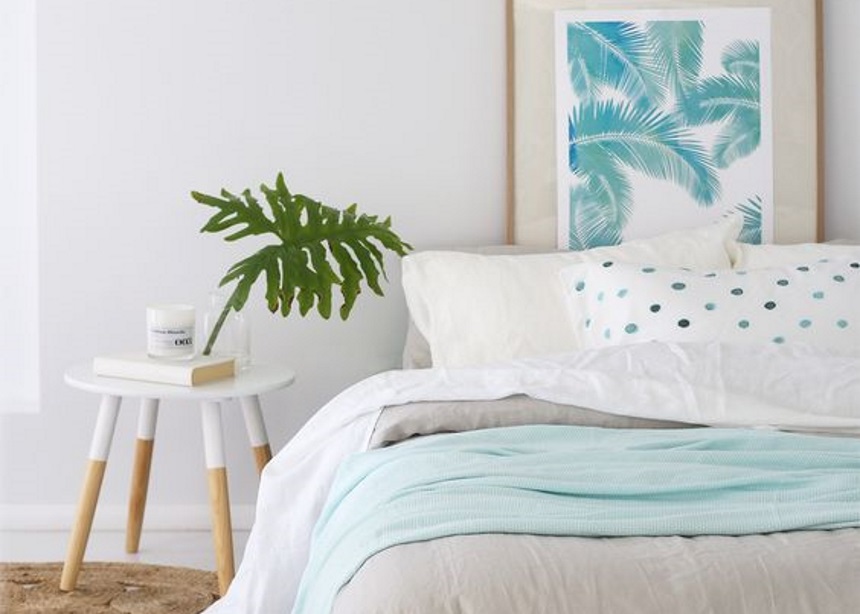Summer bedroom: Δώσε στο υπνοδωμάτιό σου το απόλυτο καλοκαιρινό feeling με τέσσερις κινήσεις