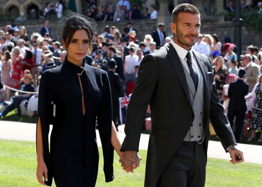 Η Victoria Beckham πουλάει το φόρεμα που φορούσε στο βασιλικό γάμο!