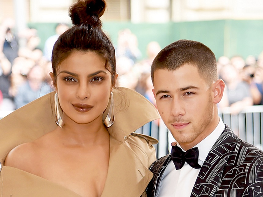 Η Priyanka Chopra επιβεβαίωσε τον αρραβώνα της με τον Nick Jonas! [pics]