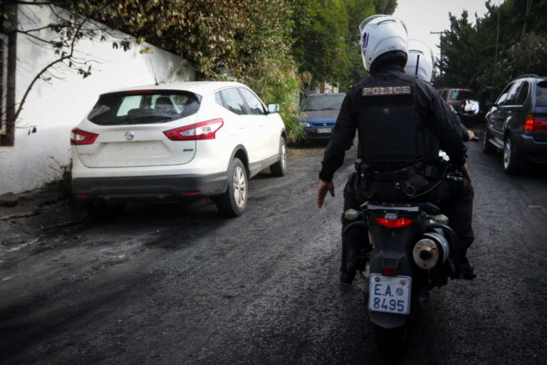 Φωτιά στην Αττική: Απαγόρευση κυκλοφορίας και περιπολίες της Αστυνομίας! Το σχέδιο έμεινε στα χαρτιά και κάηκαν δεκάδες άνθρωποι