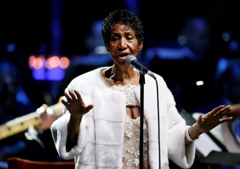 Πολιτικοί και καλλιτέχνες αποχαιρετούν την μεγάλη Aretha Franklin – «Στη φωνή της ακούγαμε την ιστορία μας»