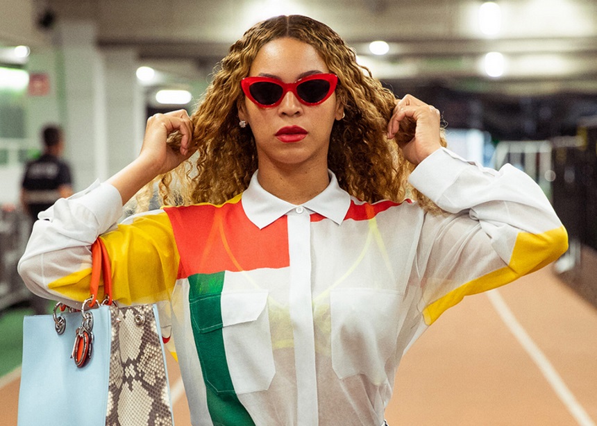 Ο οίκος Burberry δημιούργησε αποκλειστικά για την Beyonce αυτό το σούπερ look!