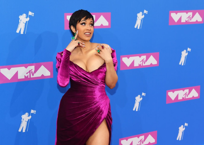 MTV VMAs: Τα εντυπωσιακά κοσμήματα της Cardi B κοστίζουν 4 εκατομμύρια δολάρια (OMG)