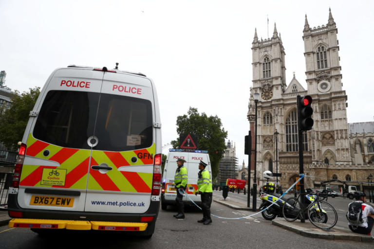 Τρομοκρατικό το χτύπημα στο Λονδίνο – «Συναγερμός» για τα κίνητρα του οδηγού που παρέσυρε πεζούς και ποδηλάτες