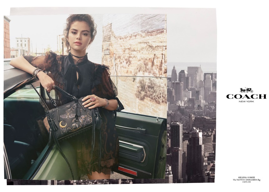 Coach Dreamer bag: Η Selena Gomez φωτογραφίζεται με την τσάντα των ονείρων μας!