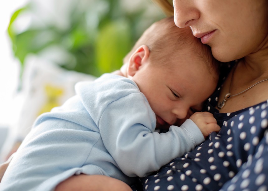Νέα μαμά; Ο Δρ. Σπύρος Μαζάνης σε καθοδηγεί για τους πρώτους έξι μήνες με το μωρό σου
