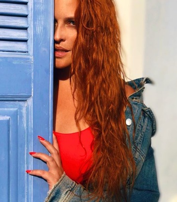 Σίσσυ Χρηστίδου: “Κοιτώντας το κορμί μου συνειδητοποίησα πόσο… σημαδεμένη είμαι” VIDEO