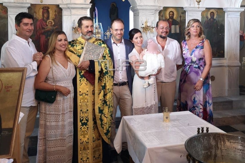 Θανάσης Θεοχαρόπουλος: Βάφτισε την κόρη του ο πρόεδρος της ΔΗΜΑΡ! [pics]