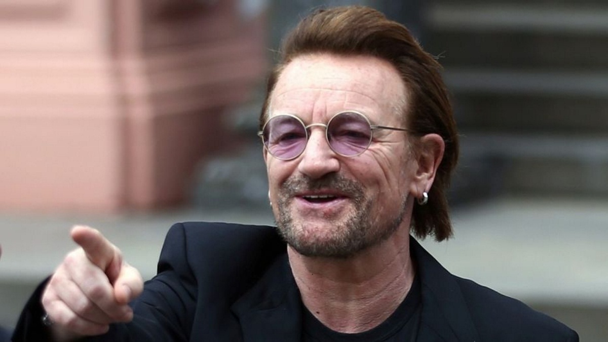 Bono: Χαιρέτησε ναζιστικά σε συναυλία στο Παρίσι… για να κοροϊδέψει τον Σουηδό ακροδεξιό – Video