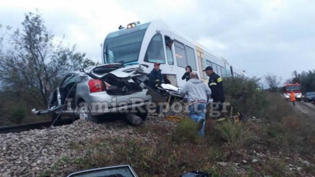 Φθιώτιδα: Νεκρή καθηγήτρια στο σιδηροδρομικό δυστύχημα – Σκληρές εικόνες στη διάβαση του θανάτου | tlife.gr Φθιώτιδα: Νεκρή καθηγήτρια στο σιδηροδρομικό δυστύχημα – Σκληρές εικόνες στη διάβαση του θανάτου | tlife.gr