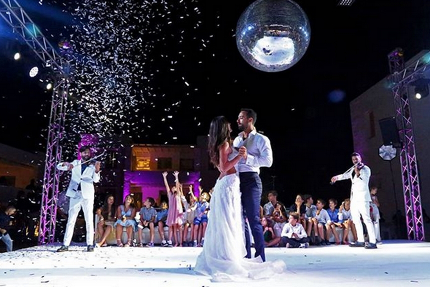 Σάκης Τανιμανίδης – Χριστίνα Μπόμπα: Όλα όσα έγιναν στο γαμήλιο party! [pics,vids]