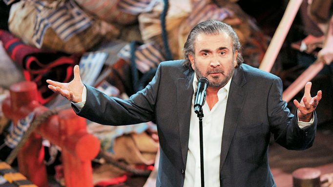 Ο Λάκης Λαζόπουλος ετοιμάζει το δικό του σατιρικό αντι – δελτίο!
