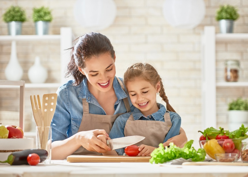Healthy kids: Πέντε βήματα που θα βοηθήσουν το μικρό σου να τρώει πιο υγιεινά