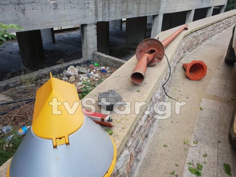 Καρπενήσι: Μεθυσμένος φοιτητής τα έκανε γυαλιά καρφιά με το αυτοκίνητό του – video | tlife.gr Καρπενήσι: Μεθυσμένος φοιτητής τα έκανε γυαλιά καρφιά με το αυτοκίνητό του – video | tlife.gr