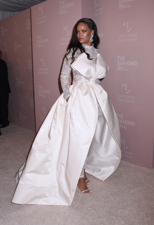 Η Rihanna με Alexis Mabille