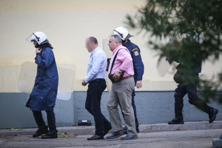 Ζακ Κωστόπουλος: Ελεύθερος με όρους και ο δεύτερος κατηγορούμενος | tlife.gr Ζακ Κωστόπουλος: Ελεύθερος με όρους και ο δεύτερος κατηγορούμενος | tlife.gr