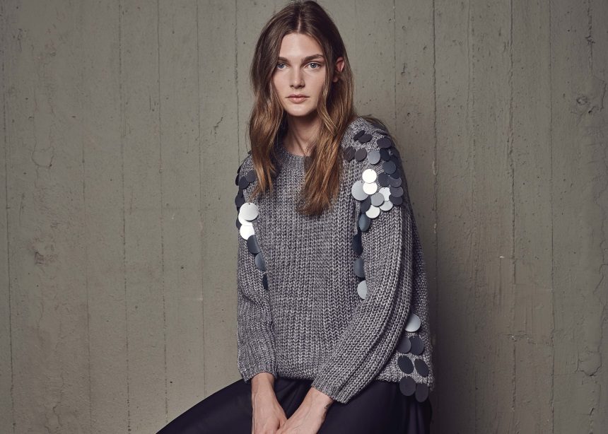 Πλεκτά τοπ και ζακέτες για να νιώθεις stylish και cozy τη νέα σεζόν! | tlife.gr