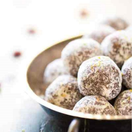 Energy balls με cranberries και ξύσμα πορτοκαλιού | tlife.gr Energy balls με cranberries και ξύσμα πορτοκαλιού | tlife.gr