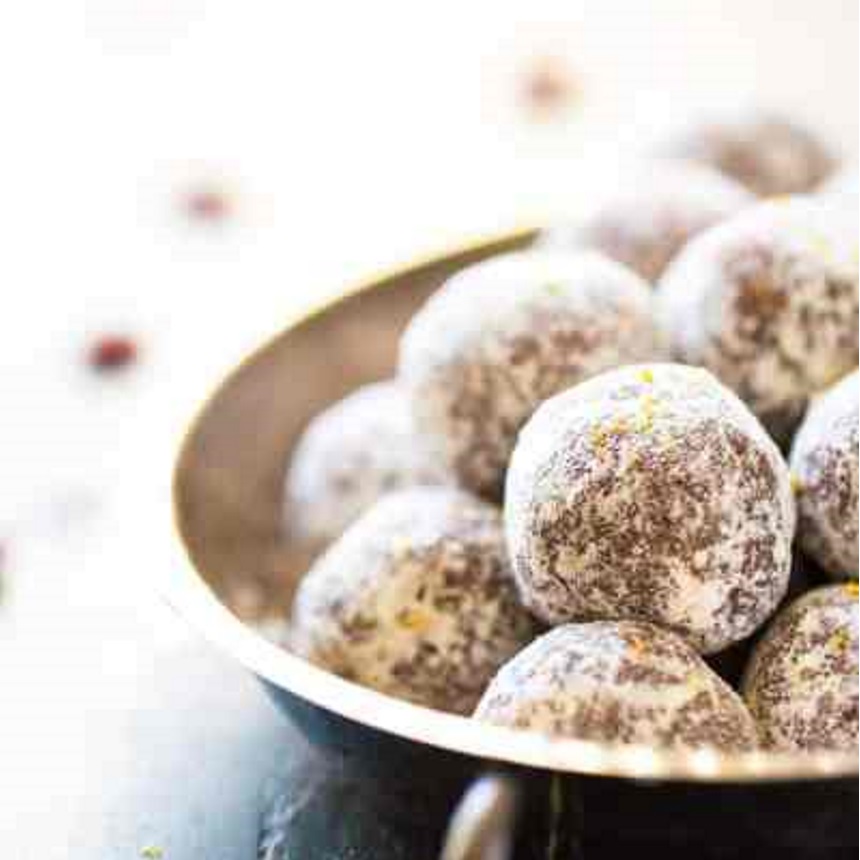 Energy balls με cranberries και ξύσμα πορτοκαλιού