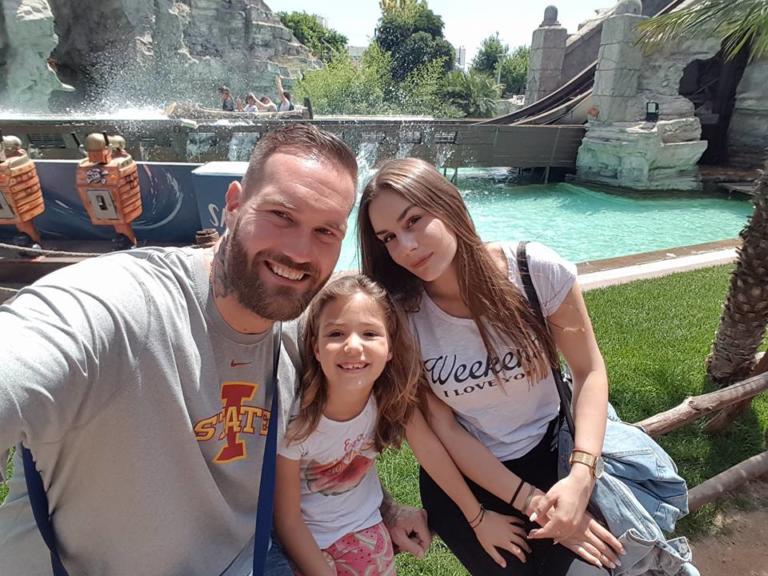 «Σπάει καρδιές» η κόρη του Ευαγγελίτση! Το συγκλονιστικό μήνυμα στο νεκρό πατέρα της [pic]