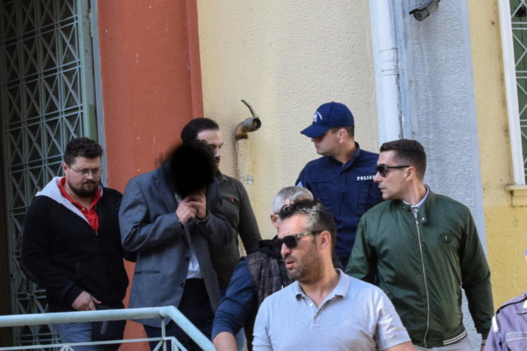 Το τσουνάμι των καταγγελιών τον «έπνιξε» – Δεν έπεισε κανέναν ο καθηγητής του ΤΕΙ Σερρών και οδηγήθηκε στην φυλακή! | tlife.gr