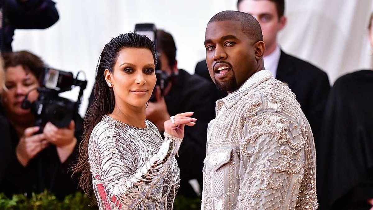 Το απίστευτο δώρο του Kanye West και της Kim Kardashian στον Πρόεδρο της Ουγκάντας