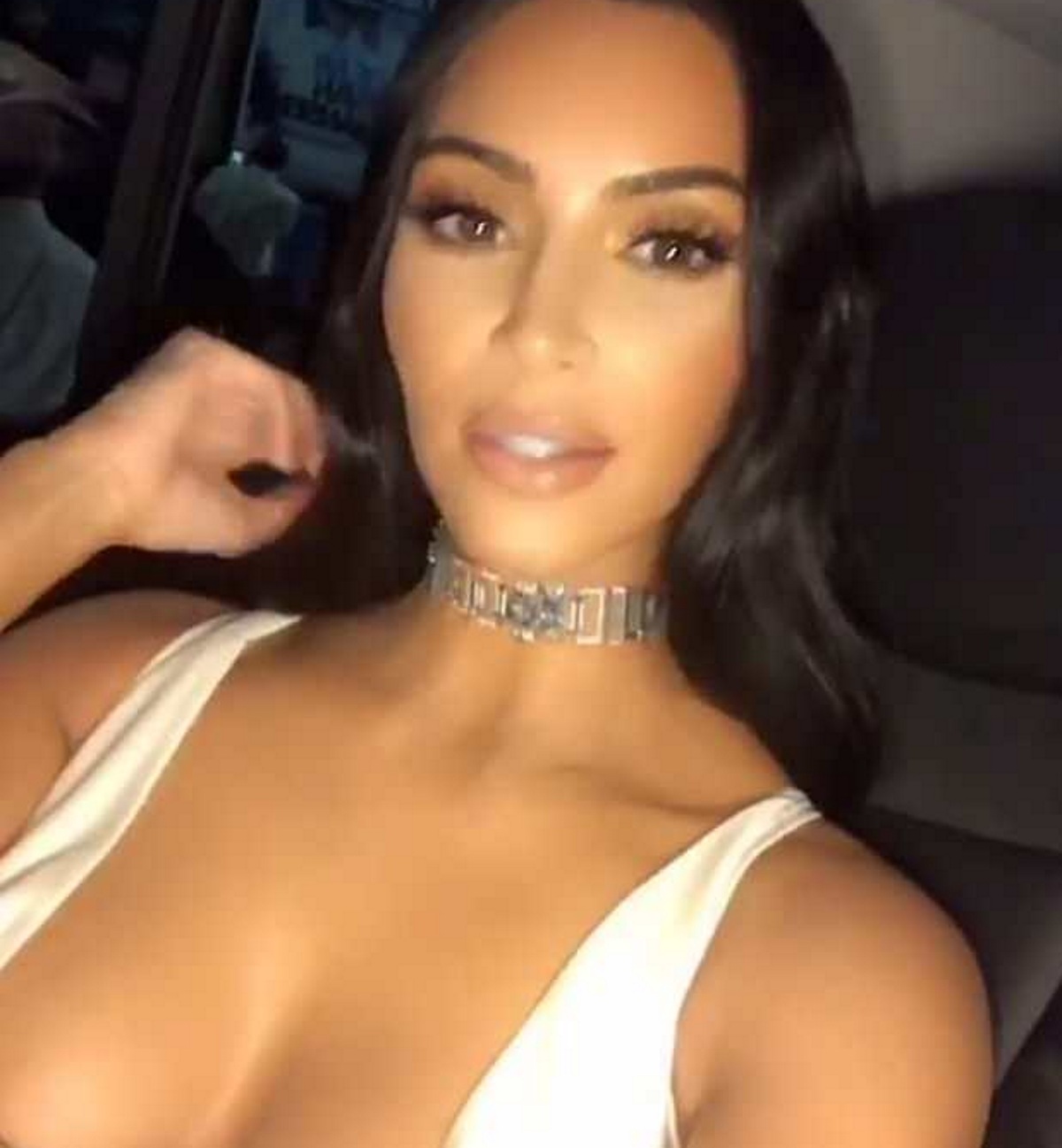 Kim Kardashian: Σαν κέρινη κούκλα σε κοσμικό πάρτι! Τι έκανε στο πρόσωπό της; [pics]