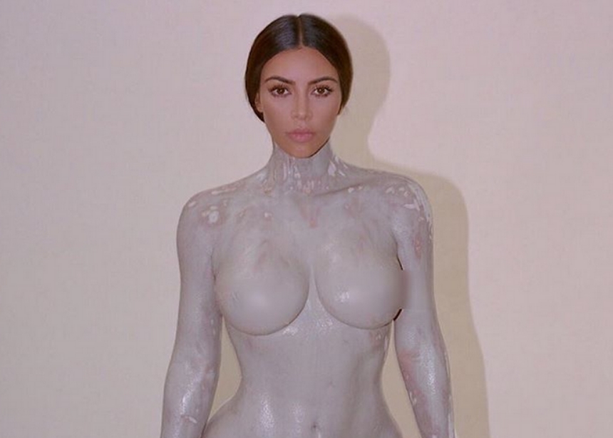 H Kim Kardashian λανσάρει σήμερα τα αρώματά της και είναι κάτι που θέλουμε να συζητήσουμε!