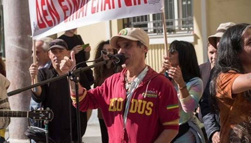 Στην Θεσσαλονίκη ο Manu Chao! Στις διαδηλώσεις των μουσικών του δρόμου – Video