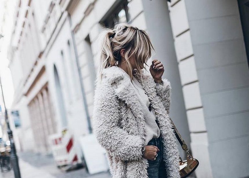 Jacqueline Mikuta: Η αγαπημένη μας influencer φοράει το must – have sneaker “CLIFF” | tlife.gr
