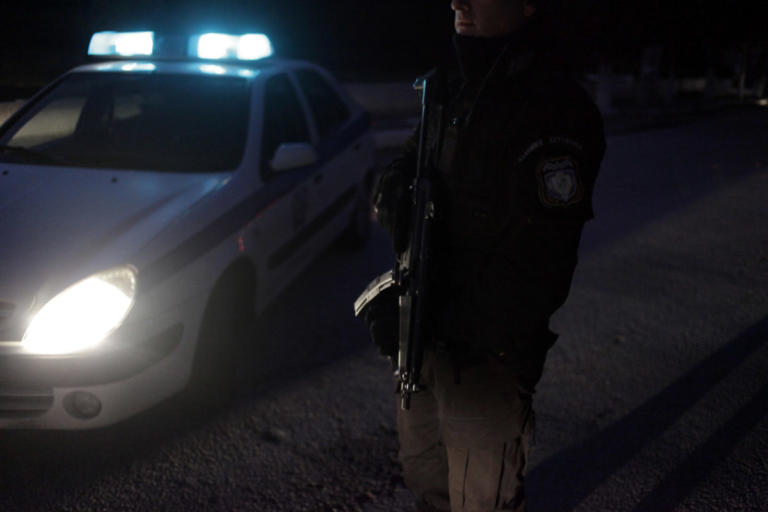 Ληστεία σε κοσμηματοπωλείο στους Αγίους Αναργύρους | tlife.gr Ληστεία σε κοσμηματοπωλείο στους Αγίους Αναργύρους | tlife.gr
