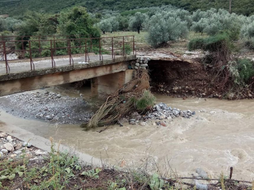 Εύβοια: Βρέθηκε ζωντανός ο 27χρονος αγνοούμενος – Έρευνες από ΕΜΑΚ και δύτες για τους άλλους δύο! | tlife.gr