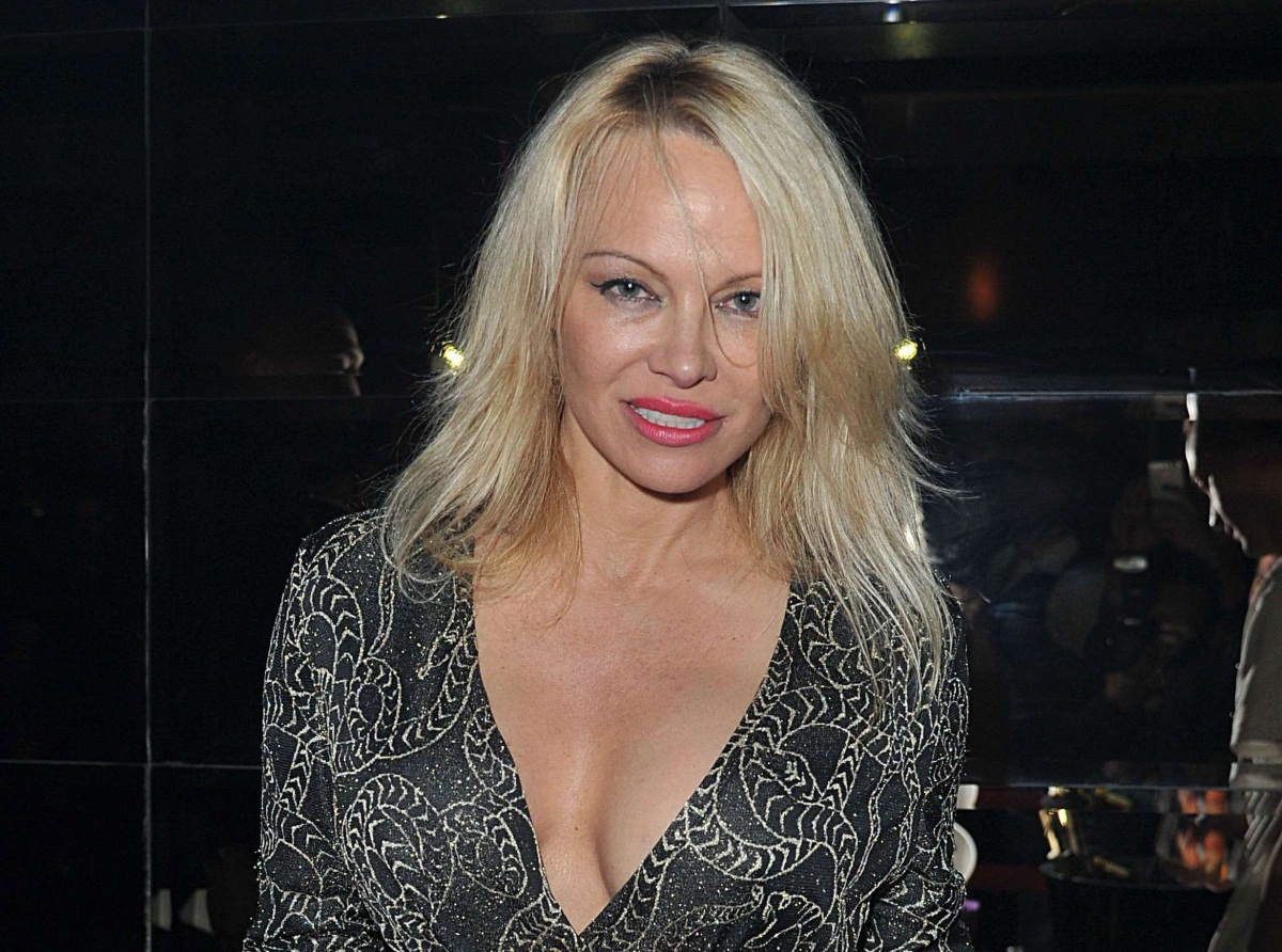 Pamela Anderson: Επίθεση εναντίον του Αυστραλού πρωθυπουργού