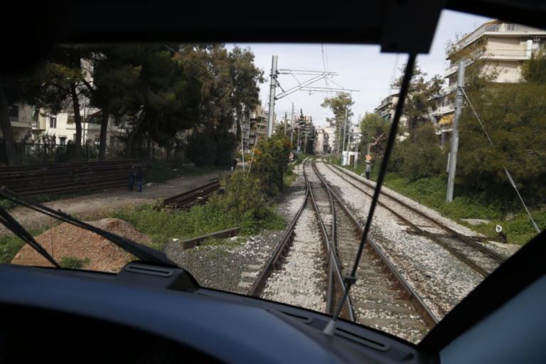 Νεκρή γυναίκα στα Σεπόλια – Την παρέσυρε τρένο | tlife.gr Νεκρή γυναίκα στα Σεπόλια – Την παρέσυρε τρένο | tlife.gr