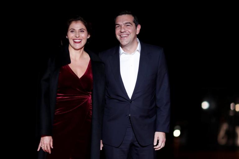 Τσίπρας – Μπαζιάνα στο δείπνο Μακρόν για τα 100 χρόνια από τη λήξη του Α’ Παγκοσμίου Πολέμου | tlife.gr Τσίπρας – Μπαζιάνα στο δείπνο Μακρόν για τα 100 χρόνια από τη λήξη του Α’ Παγκοσμίου Πολέμου | tlife.gr
