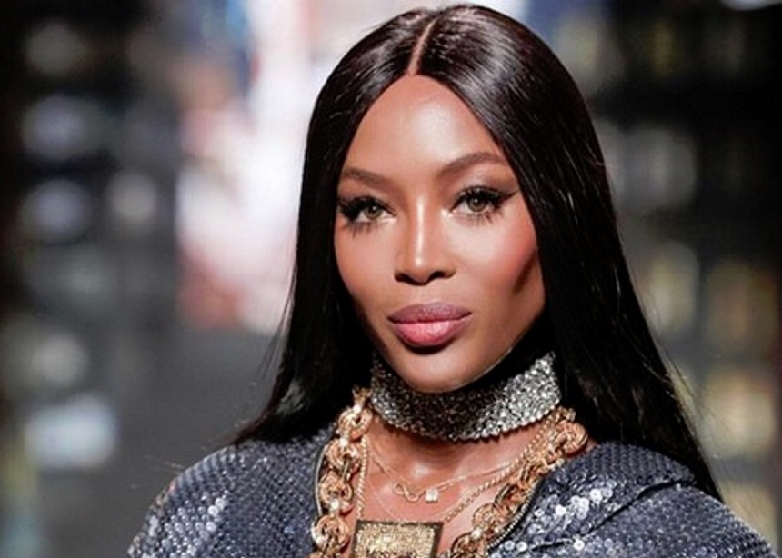 Η Naomi Campbell στην χριστουγεννιάτικη καμπάνια της Burberry με την μητέρα της!